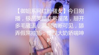 和新婚不久的老婆在客厅